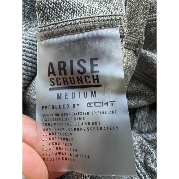 ECHT Arise Scrunch Green Legging Athletic Shorts Size Medium Gym Wear - Picture 3 of 10